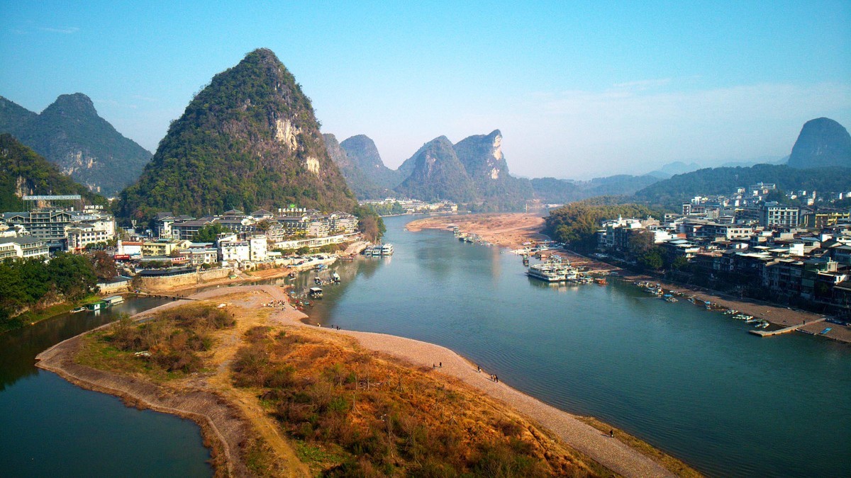 【航拍】俯瞰阳朔漓江风光