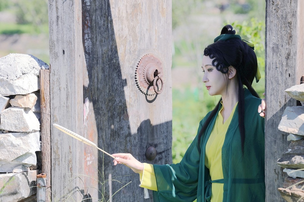 秋日房山露营基地的人像拍摄活动