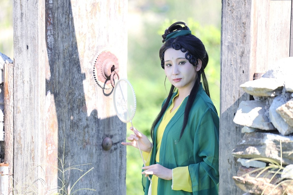 秋日房山露营基地的人像拍摄活动