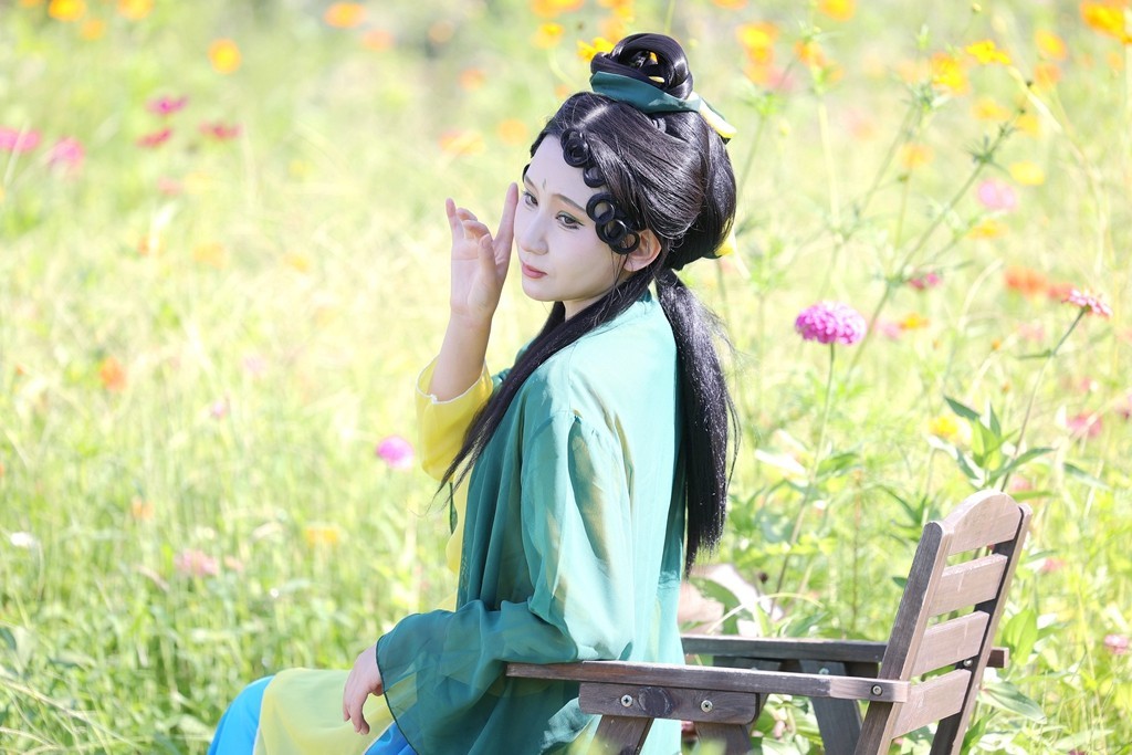 秋日房山露营基地的人像拍摄活动