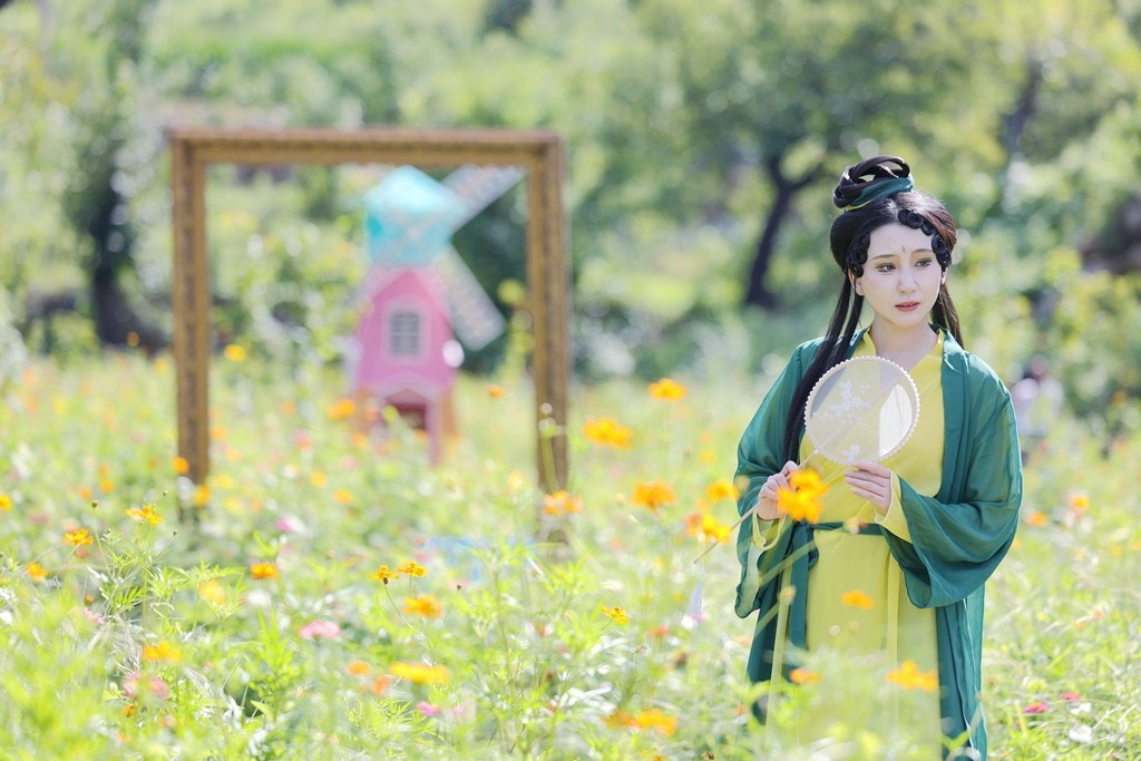 秋日房山露营基地的人像拍摄活动