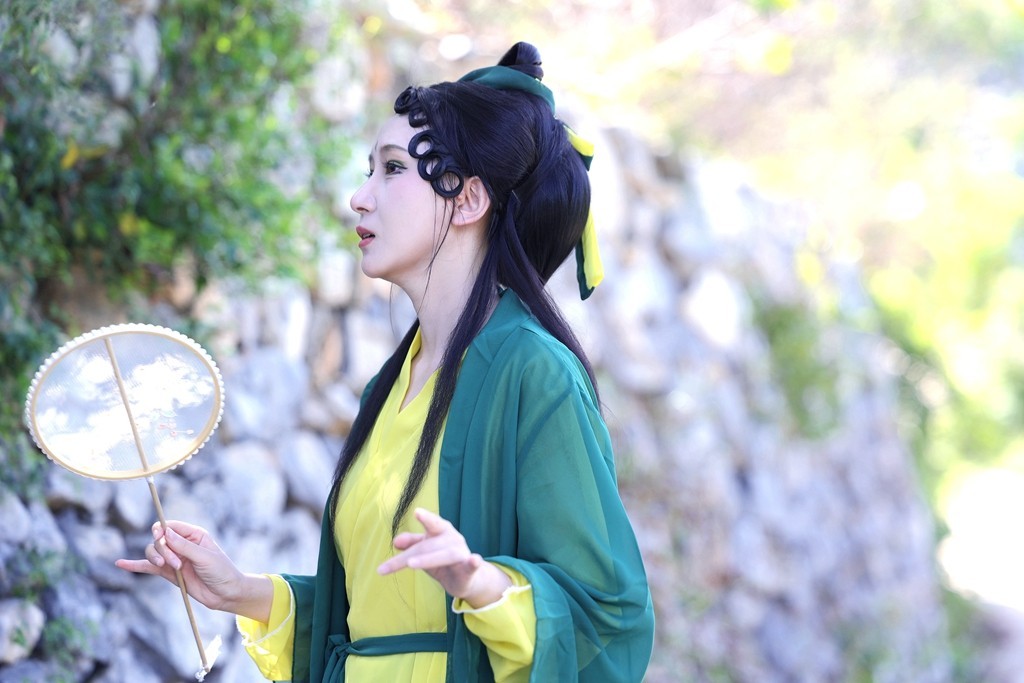 秋日房山露营基地的人像拍摄活动