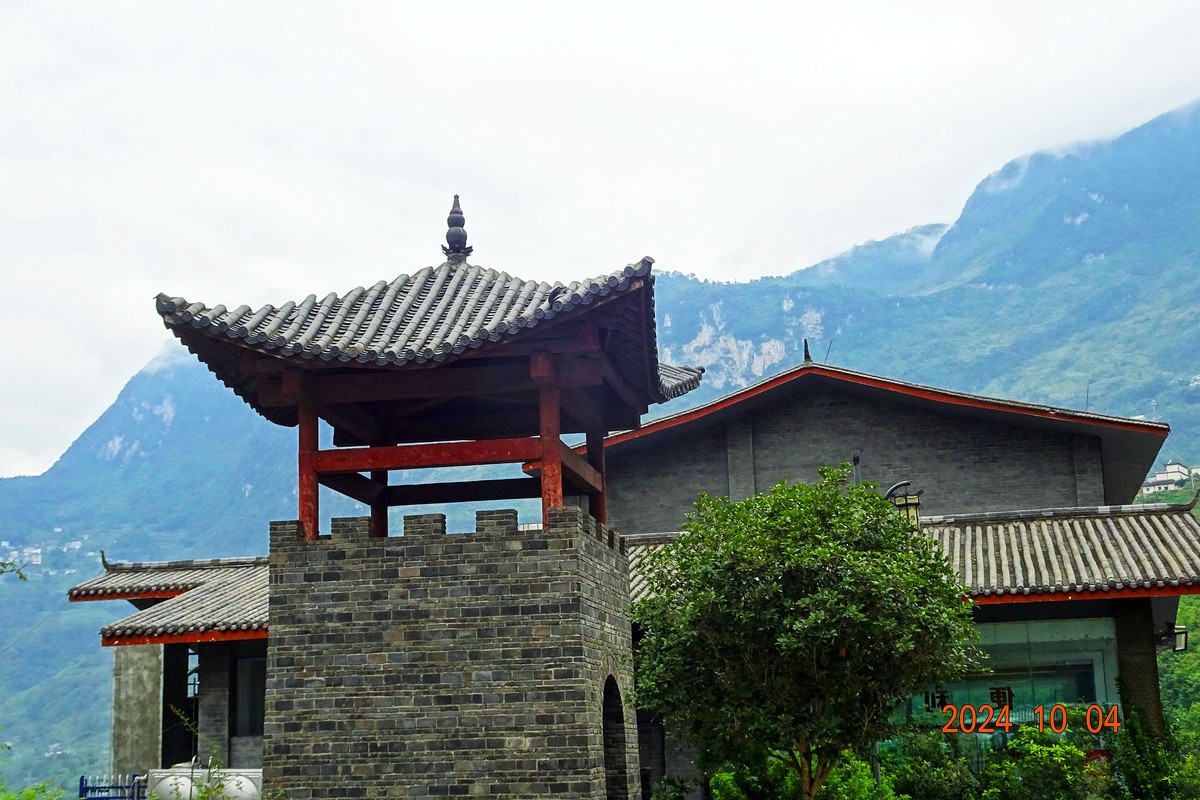 航拍云南“豆沙关”雄姿