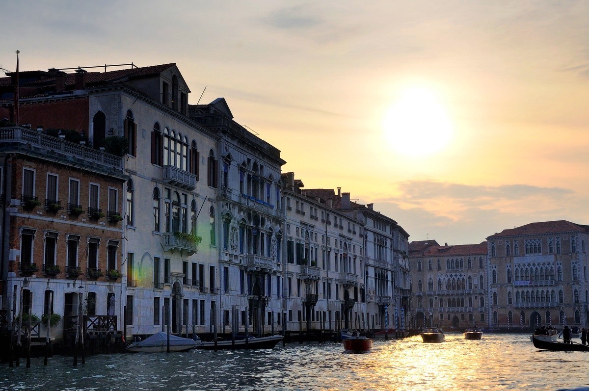 夕阳下的威尼斯水城