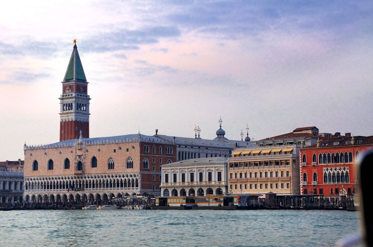 夕阳下的威尼斯水城