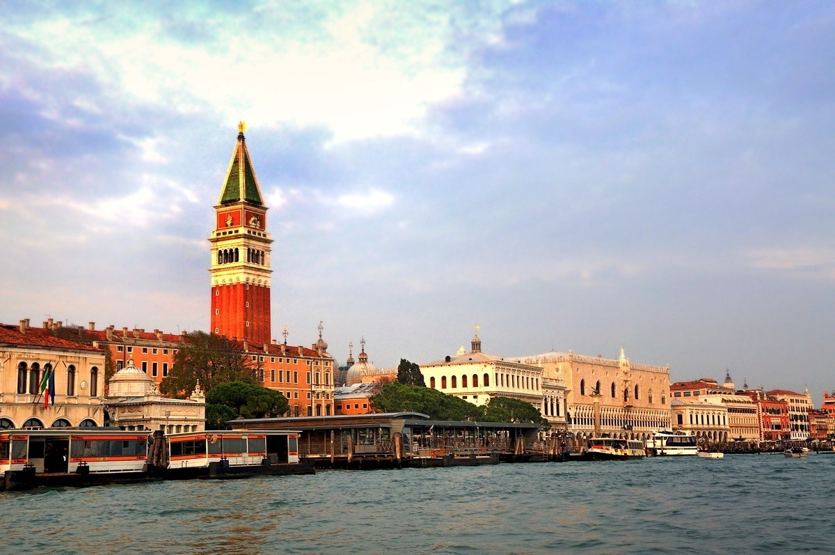 夕阳下的威尼斯水城