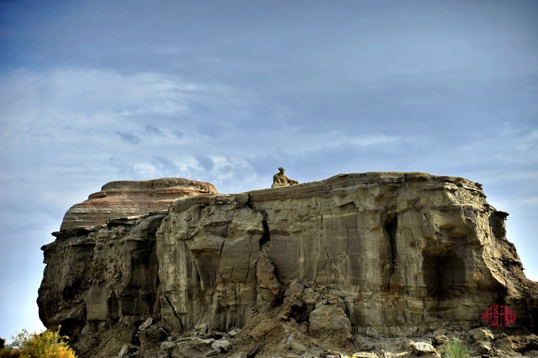 世界魔鬼城国家5A级旅游景区景区             周鸣天