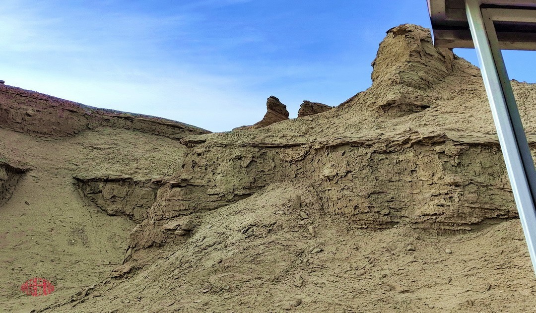 世界魔鬼城国家5A级旅游景区景区             周鸣天