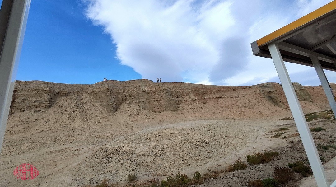 世界魔鬼城国家5A级旅游景区景区             周鸣天