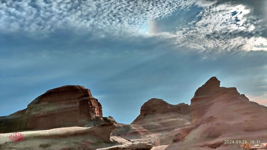 世界魔鬼城国家5A级旅游景区景区             周鸣天