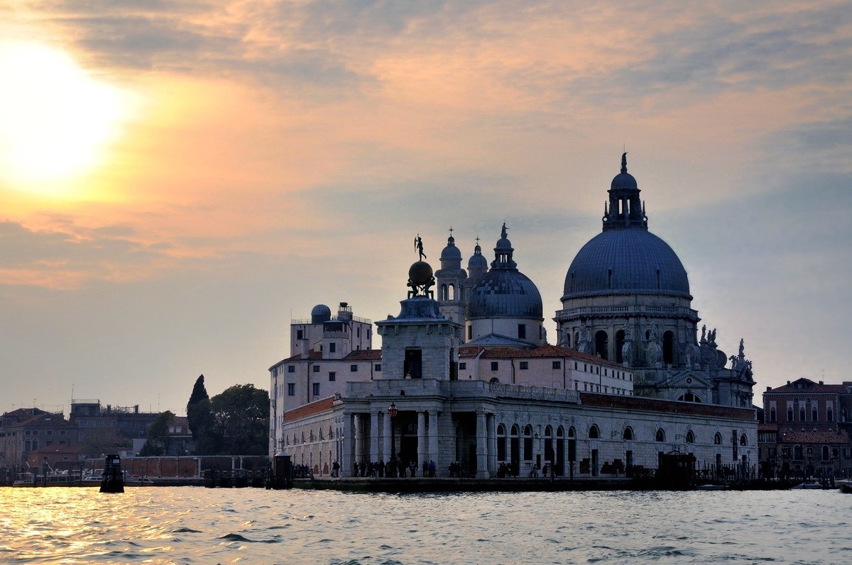 夕阳下的威尼斯水城