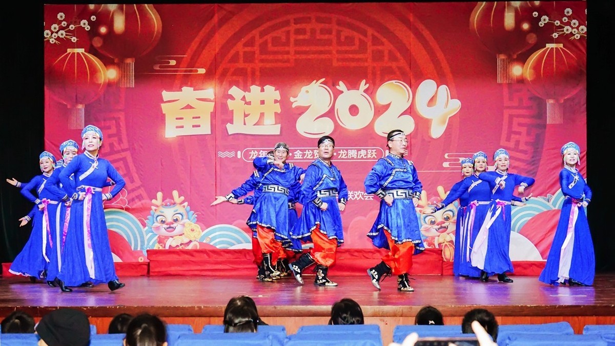 社区迎新年联欢会（一）