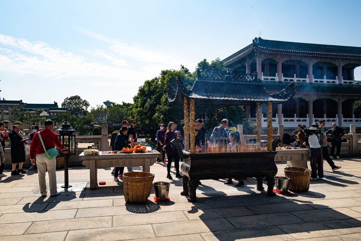 Lecia Q2 (广州玄缘道观) 年初三拜太岁