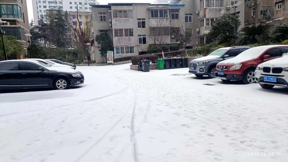 武昌街道口拍雪