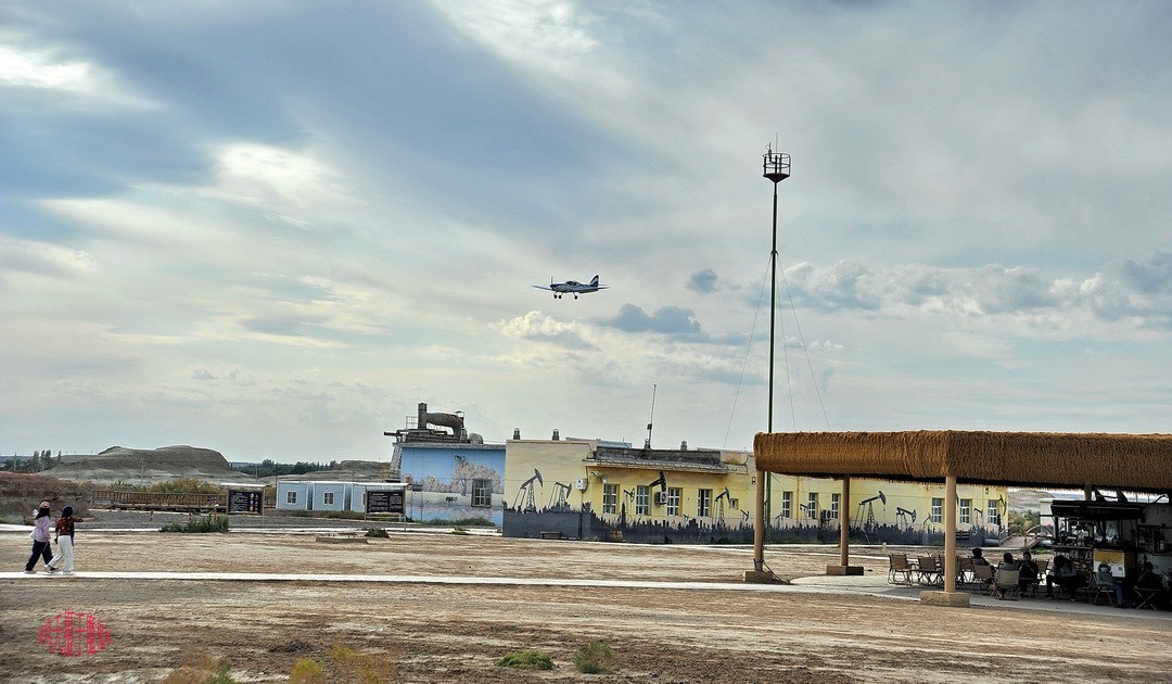 世界魔鬼城国家5A级旅游景区景区             周鸣天
