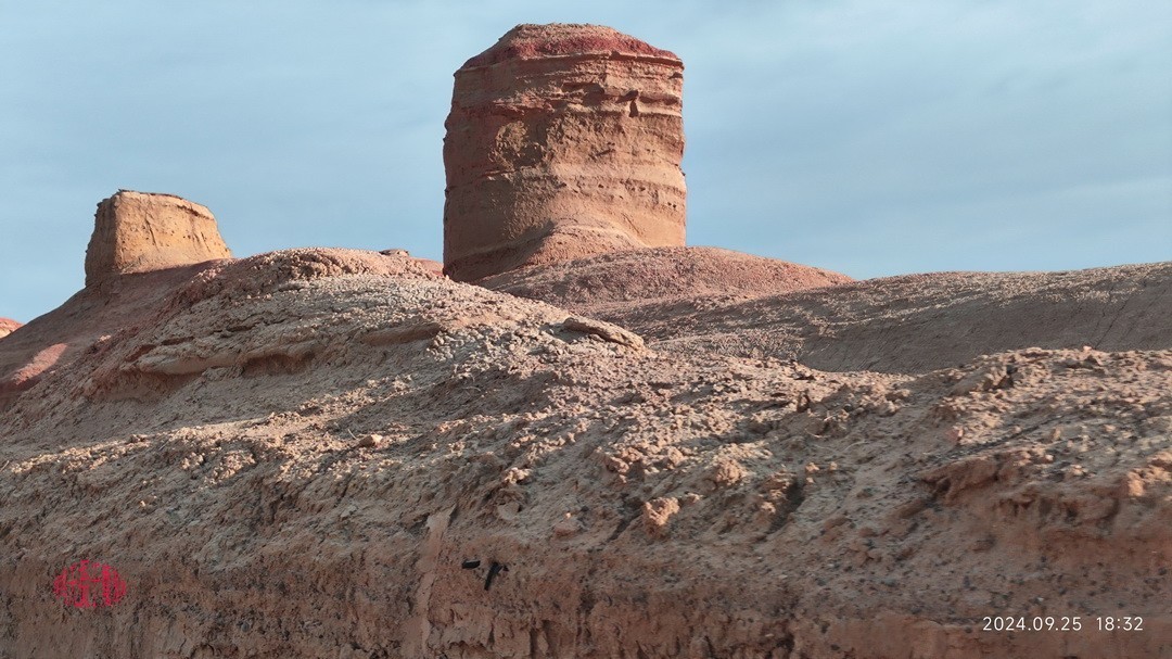 世界魔鬼城国家5A级旅游景区景区             周鸣天