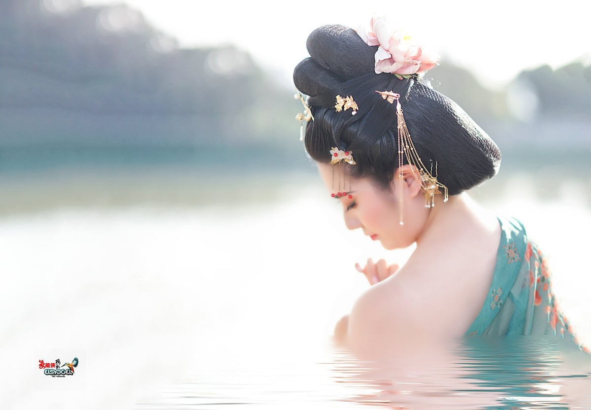 【出水芙蓉】---妮妮
