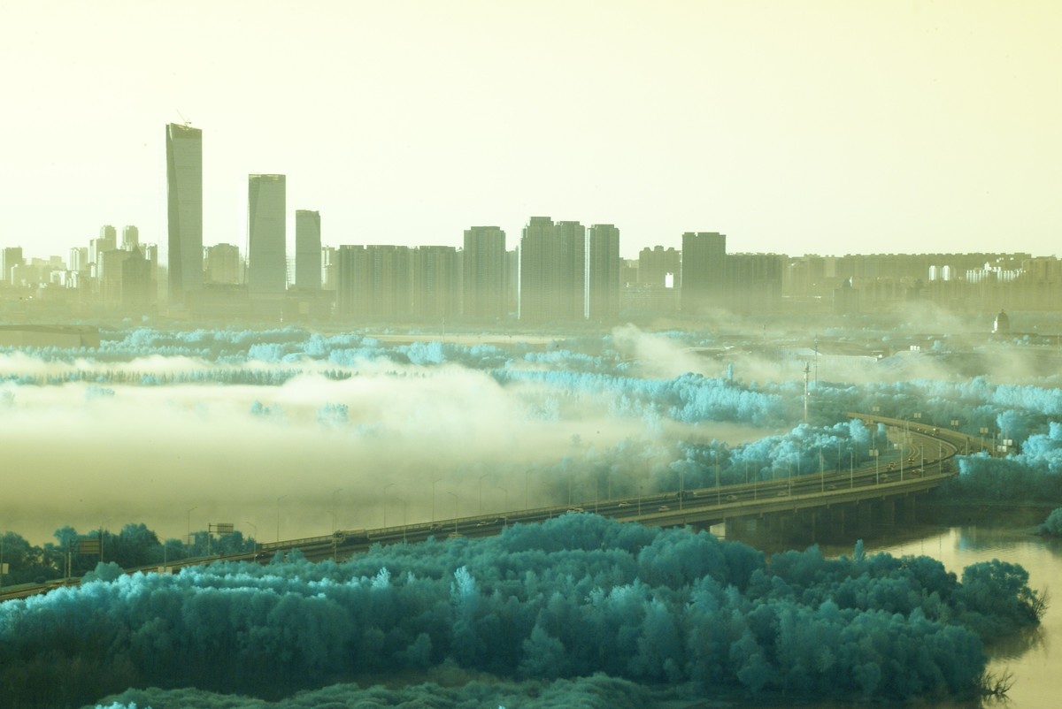 松花江畔的晨雾