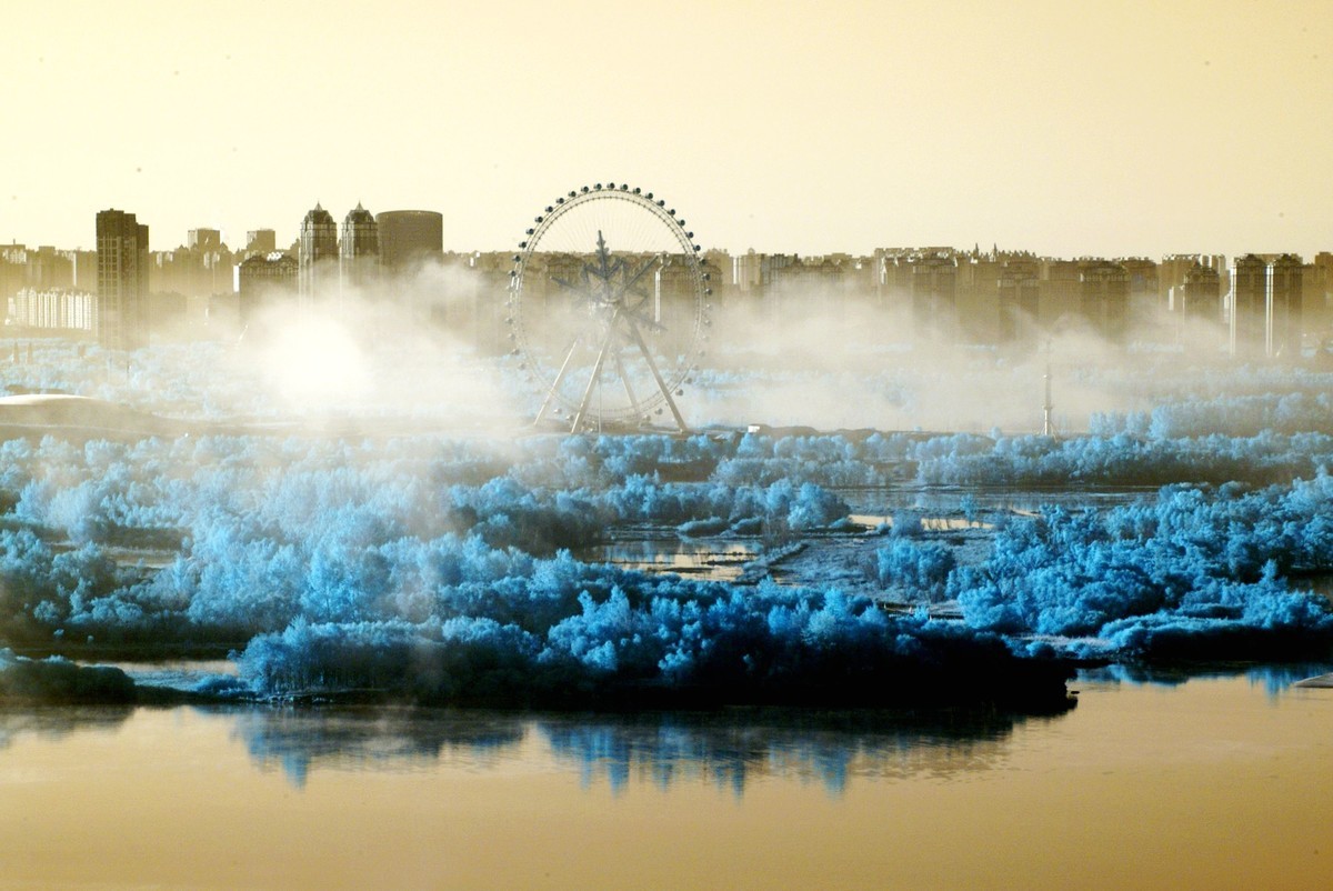 松花江畔的晨雾
