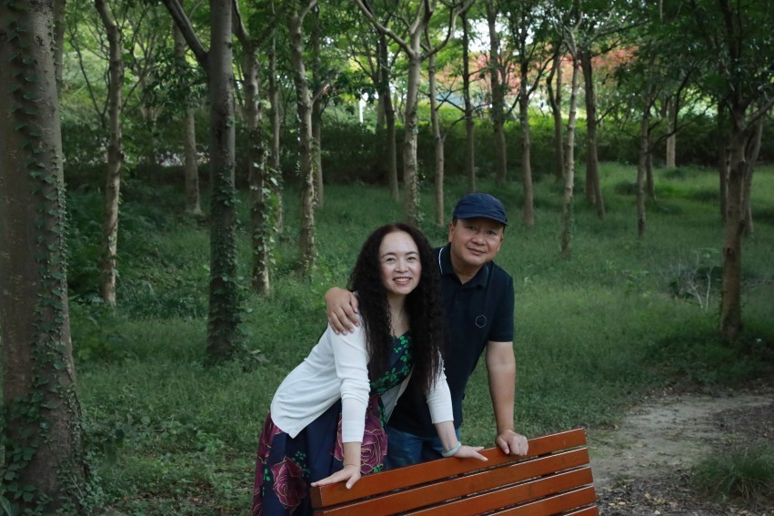 上海大宁公园夫妻俩，难忘的一天