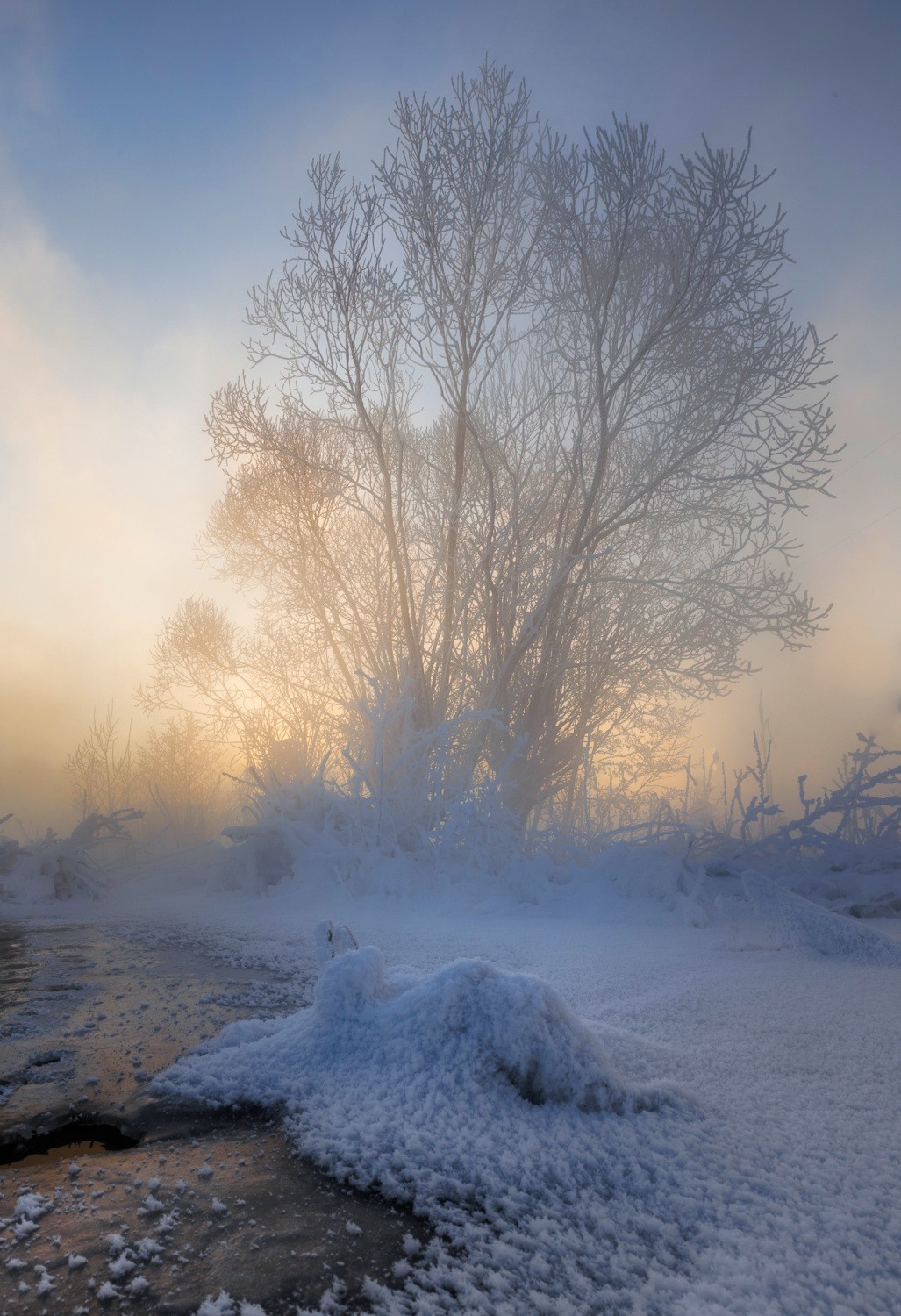 深冬工厂的早晨