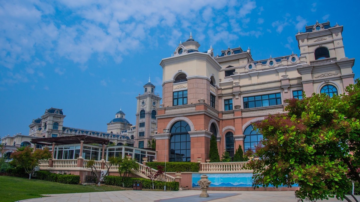 金 石 滩 鲁 能 希 尔 顿 度 假 酒 店 （ 二 ）