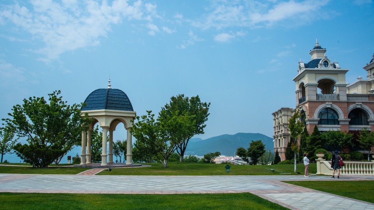 金 石 滩 鲁 能 希 尔 顿 度 假 酒 店 （ 二 ）