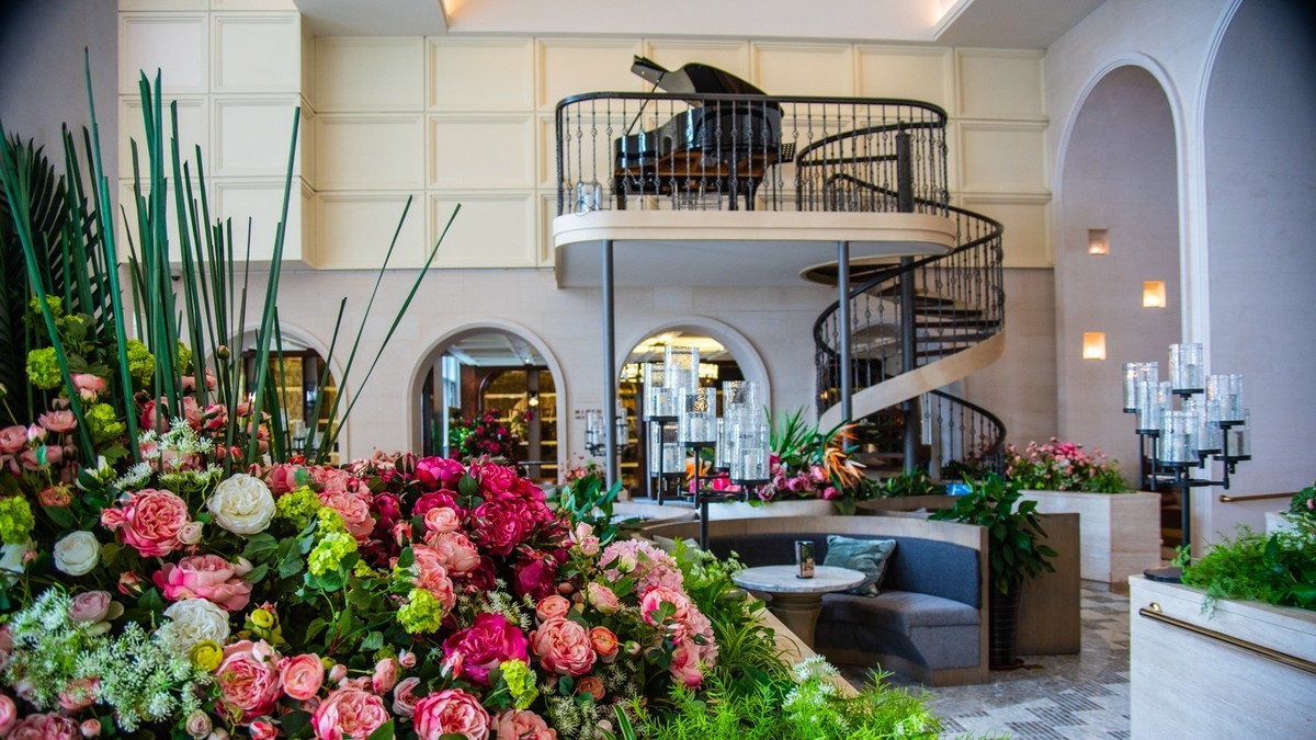 金 石 滩 鲁 能 希 尔 顿 度 假 酒 店 （ 二 ）