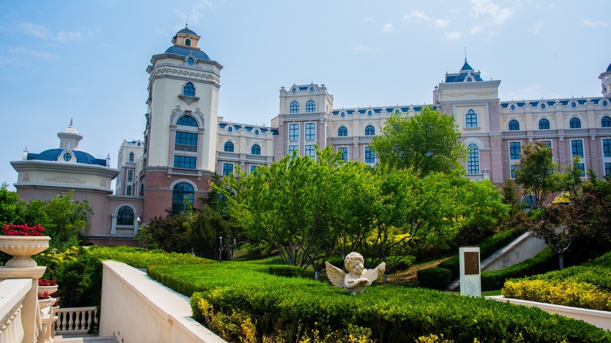 金 石 滩 鲁 能 希 尔 顿 度 假 酒 店 （ 二 ）