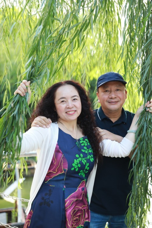 上海大宁公园夫妻俩，难忘的一天