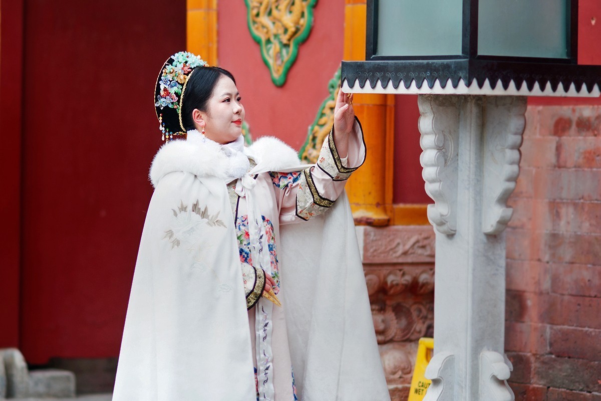 展现自身古装的形象