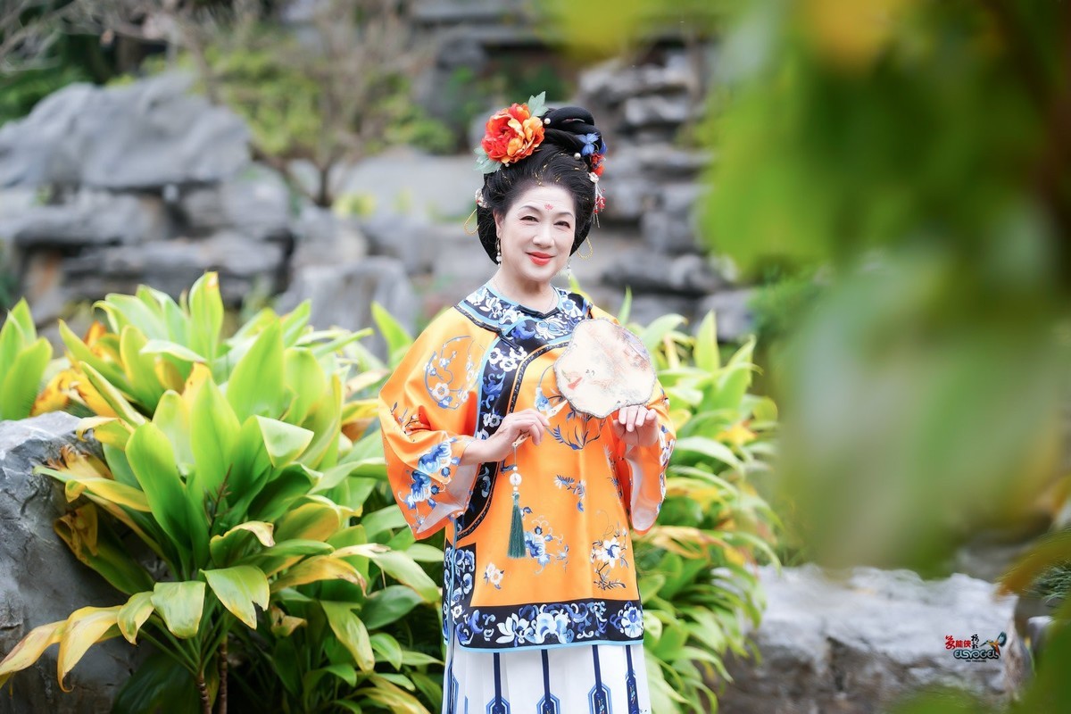 【后花园清汉美女】---丽英