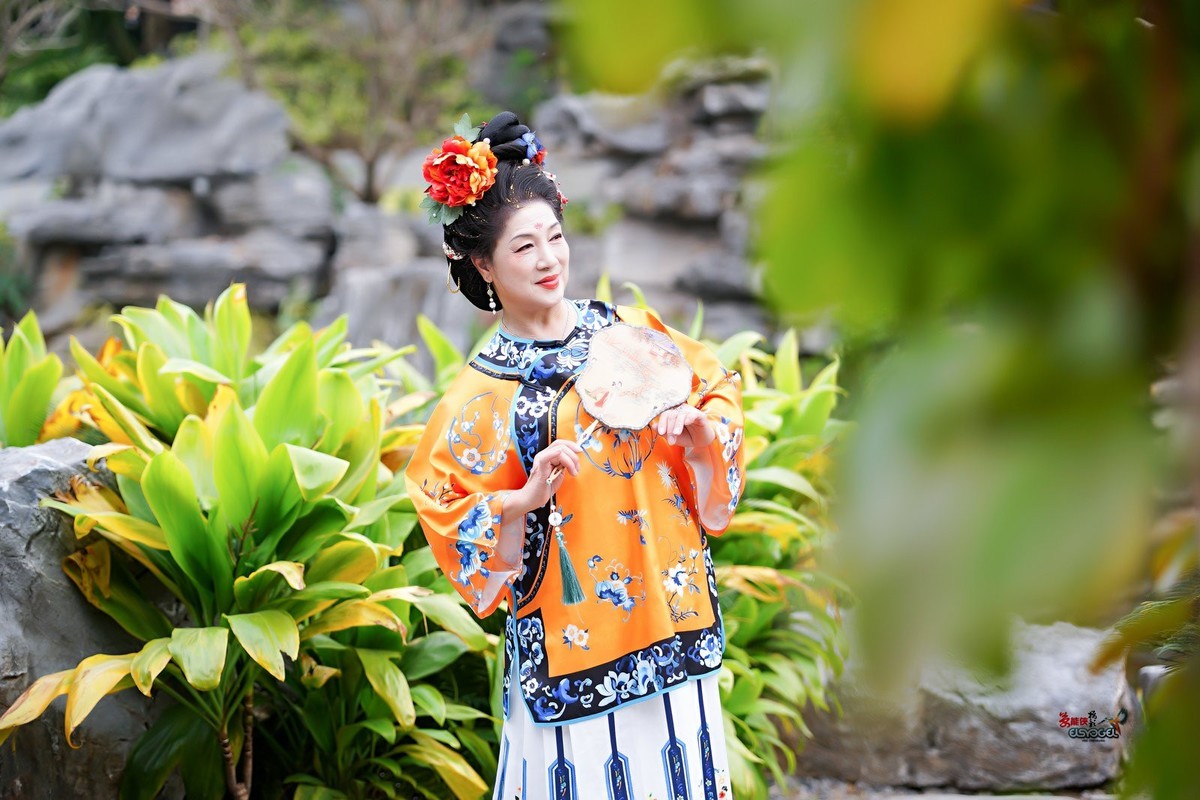 【后花园清汉美女】---丽英