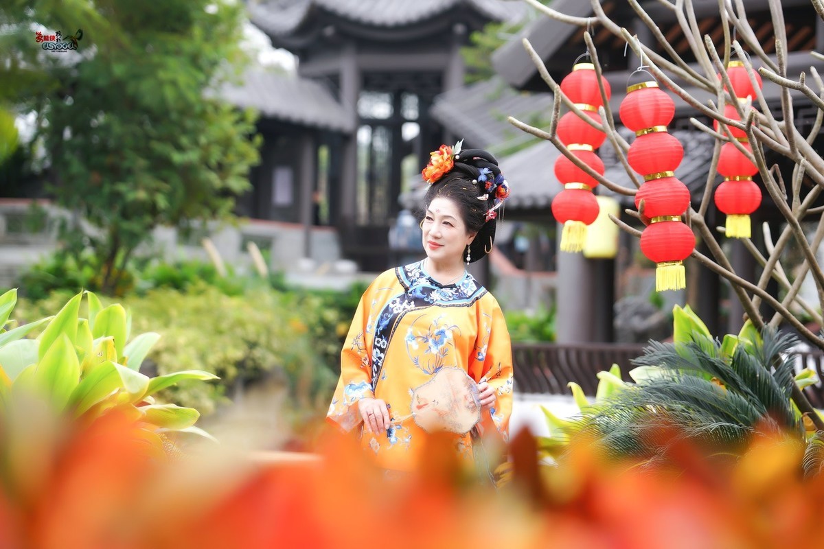 【后花园清汉美女】---丽英