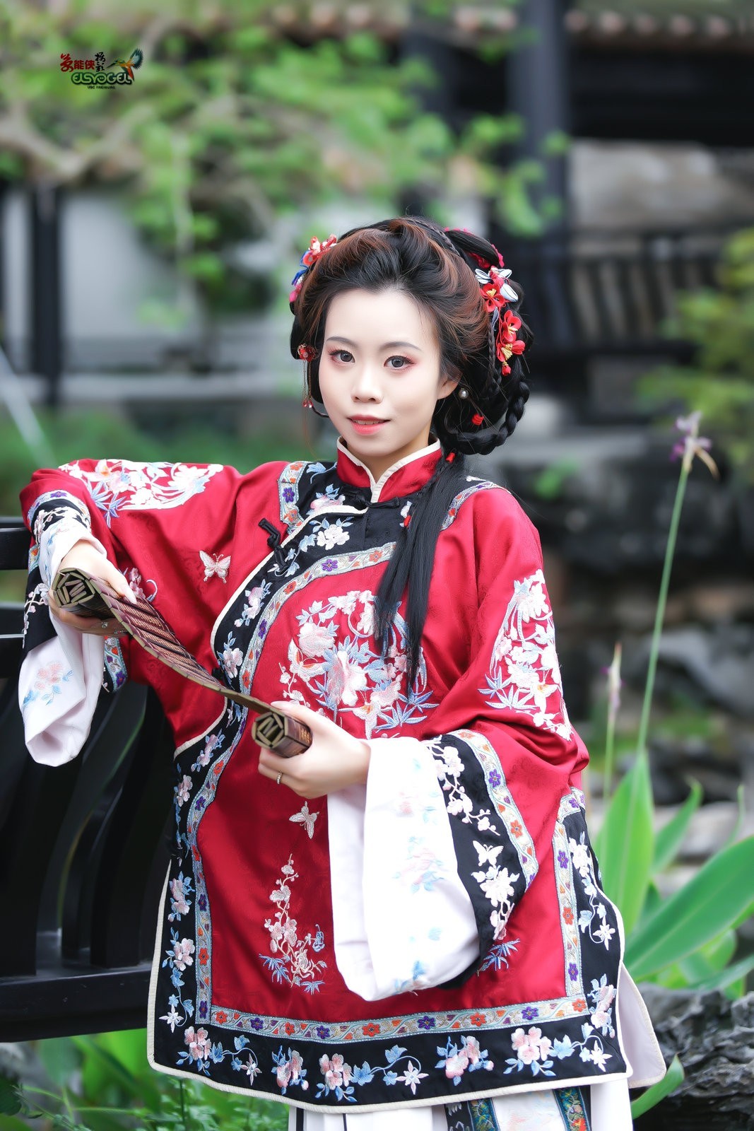 【红衣清汉少女】---芯妍