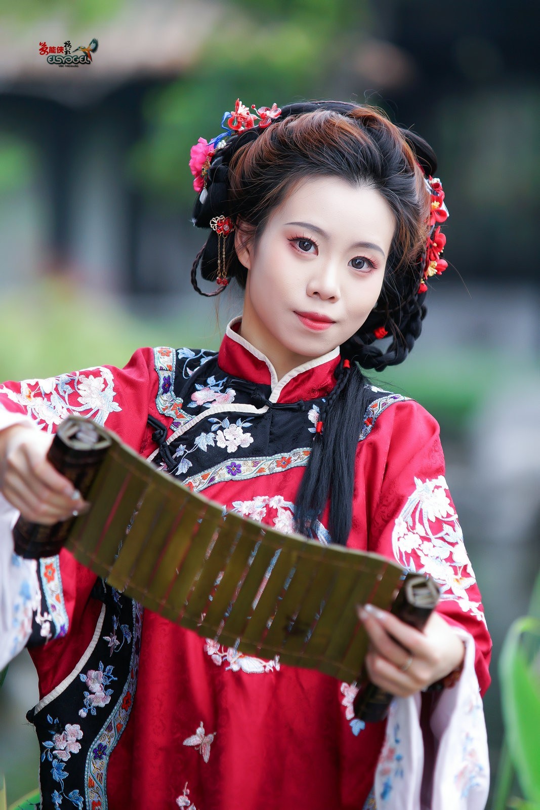 【红衣清汉少女】---芯妍