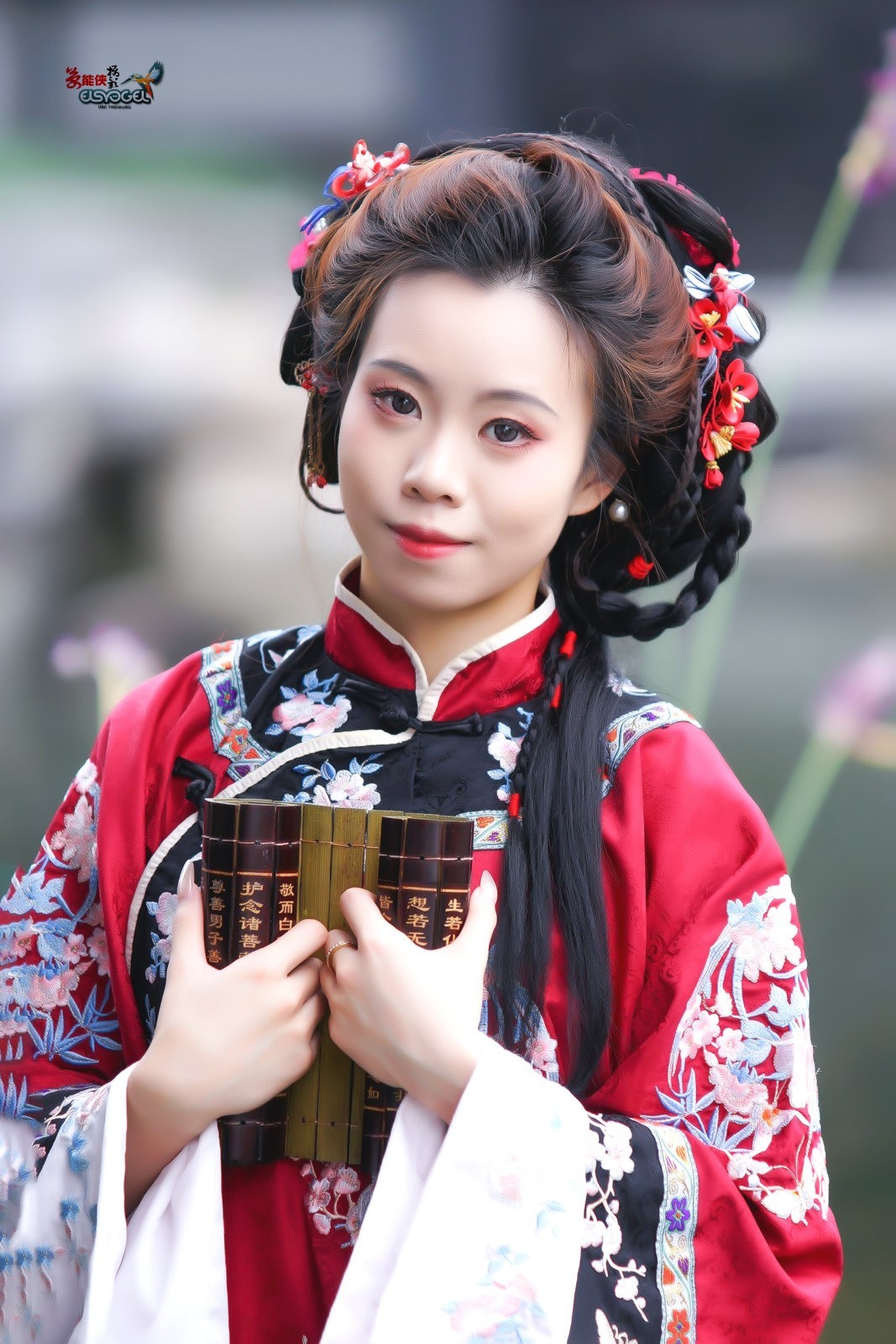 【红衣清汉少女】---芯妍