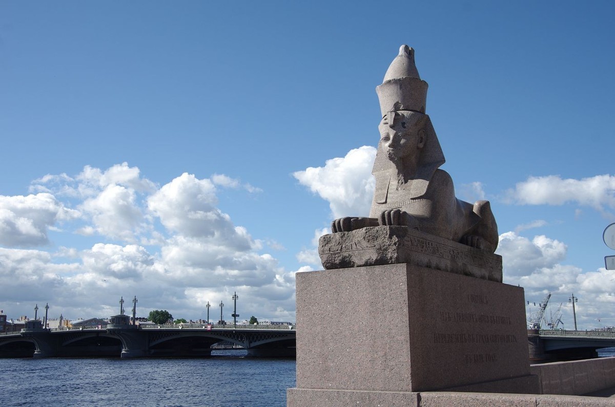 涅瓦河畔狮身人面像