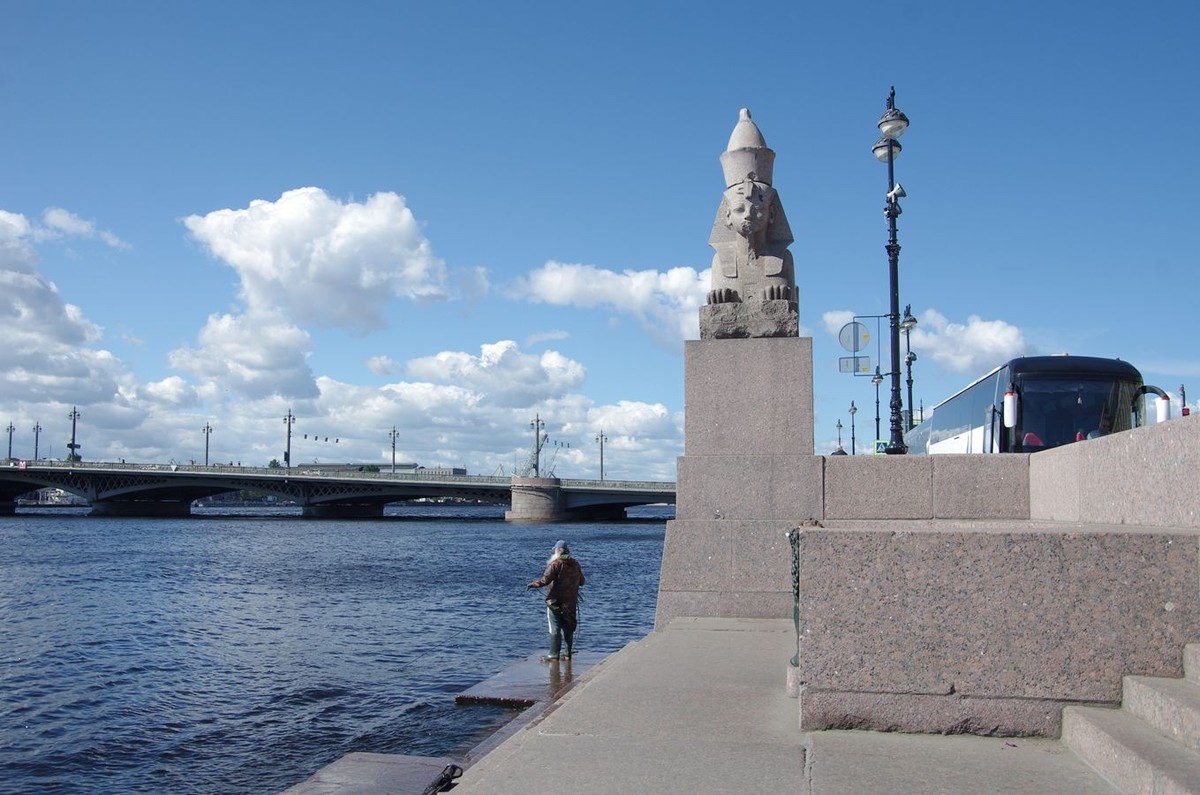 涅瓦河畔狮身人面像