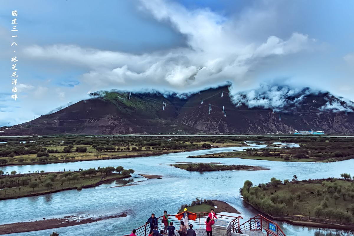 国道三一八 · 林芝尼洋曲畔