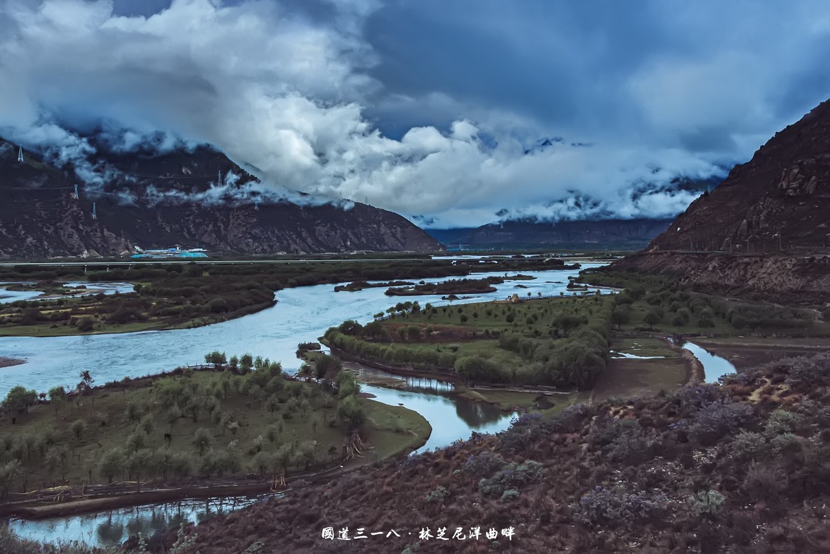 国道三一八 · 林芝尼洋曲畔