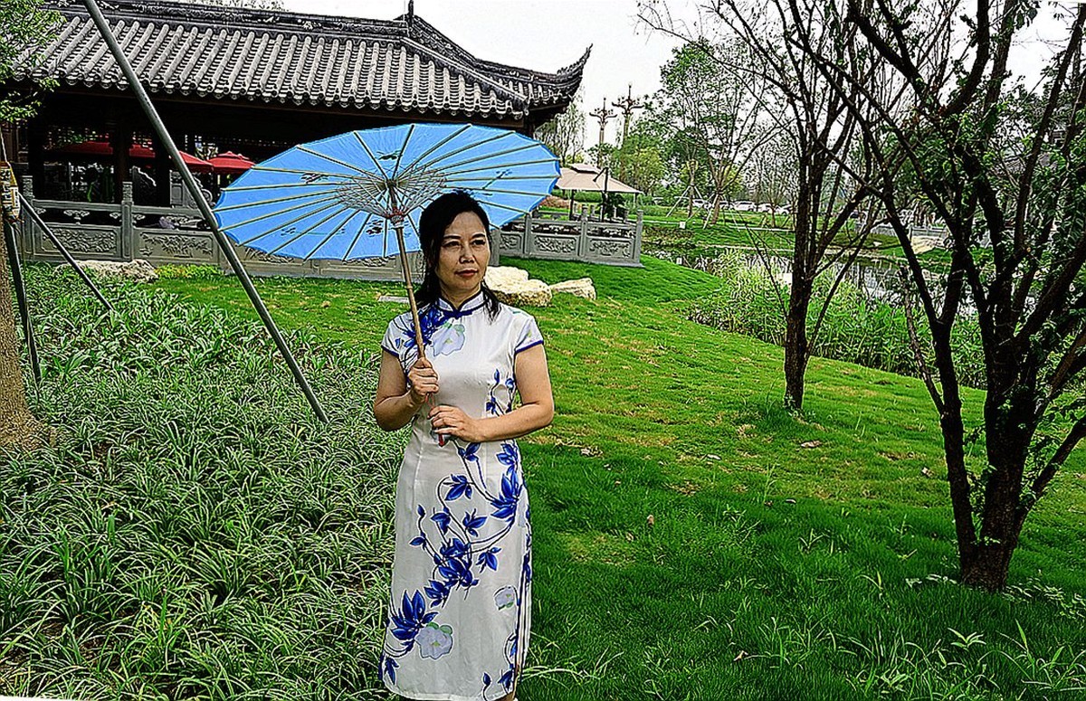 [ 成 都 易 园 ] { 40 }