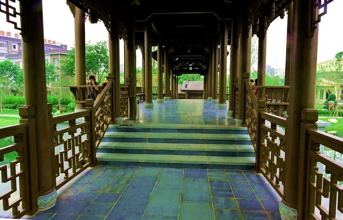 [ 成 都 易 园 ] { 41 }