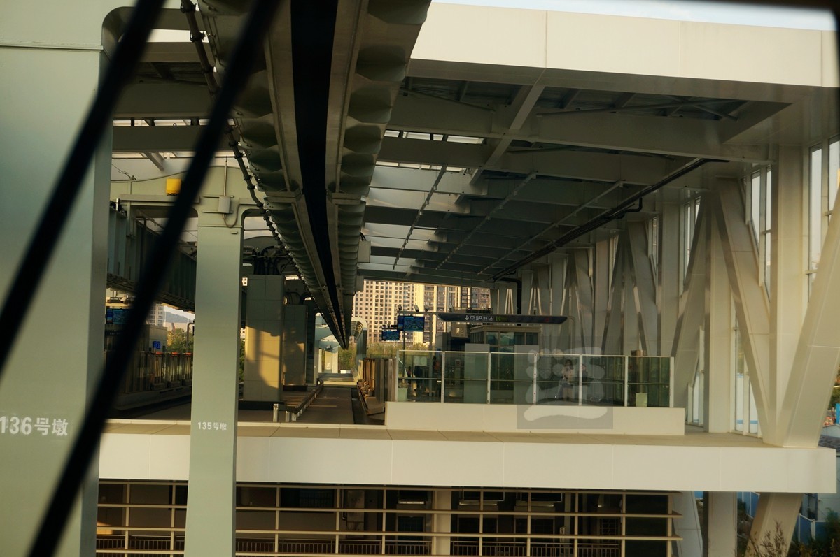 武汉光谷空轨*龙泉山站-九峰山站——武汉随笔