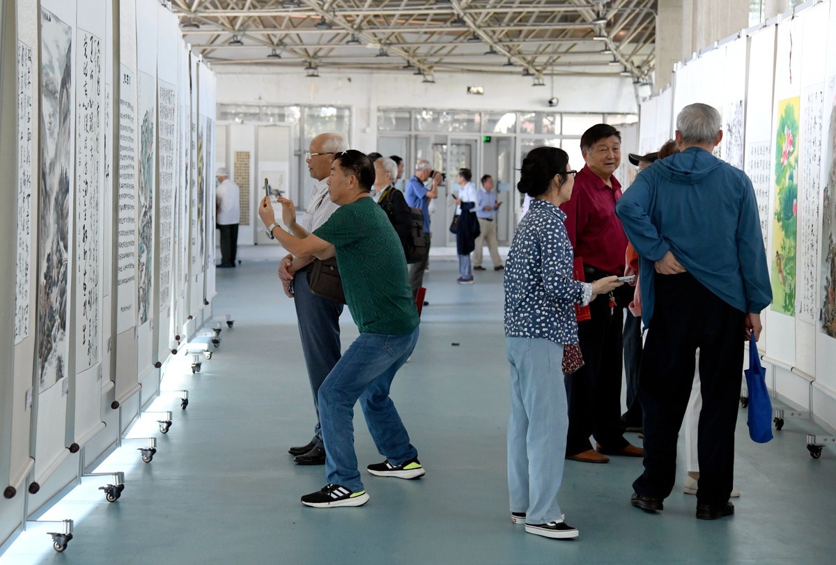 老人们的书画展