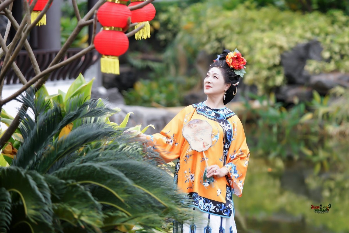 【后花园清汉美女】---丽英