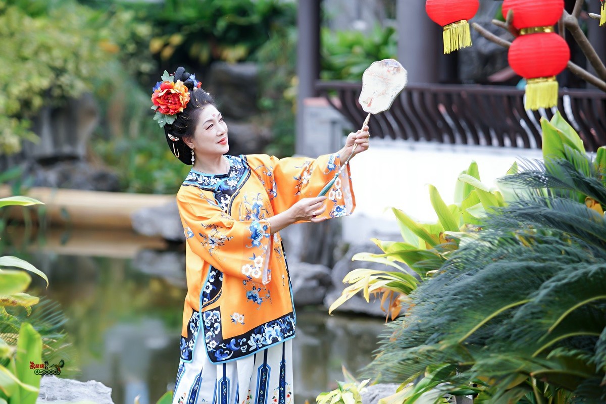 【后花园清汉美女】---丽英