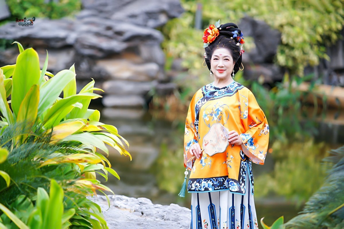 【后花园清汉美女】---丽英