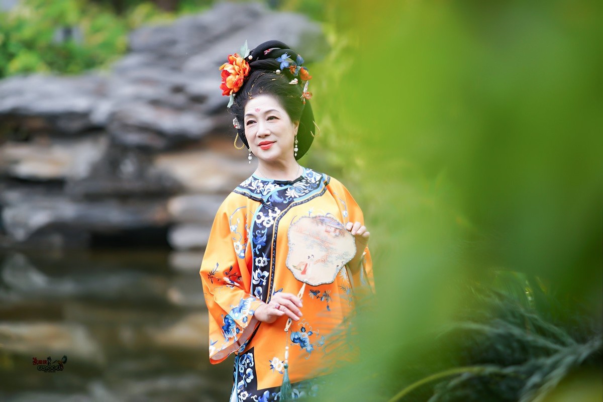 【后花园清汉美女】---丽英