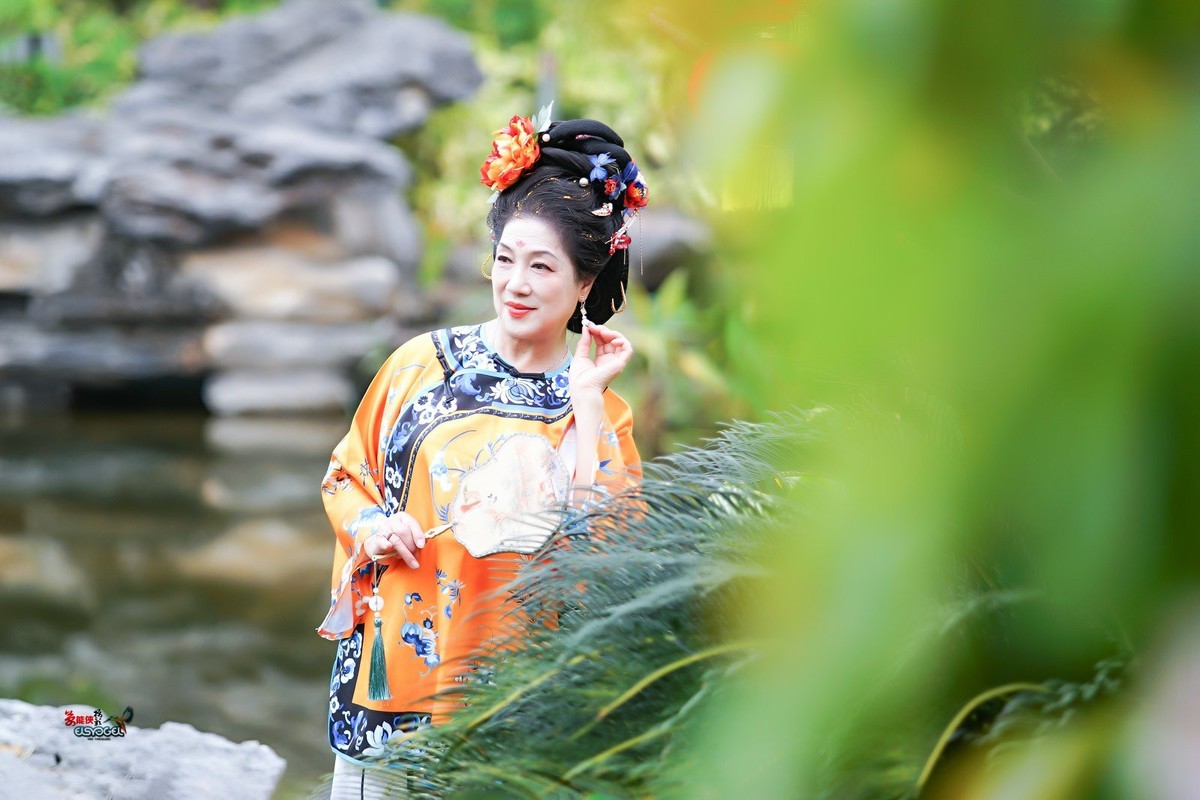 【后花园清汉美女】---丽英